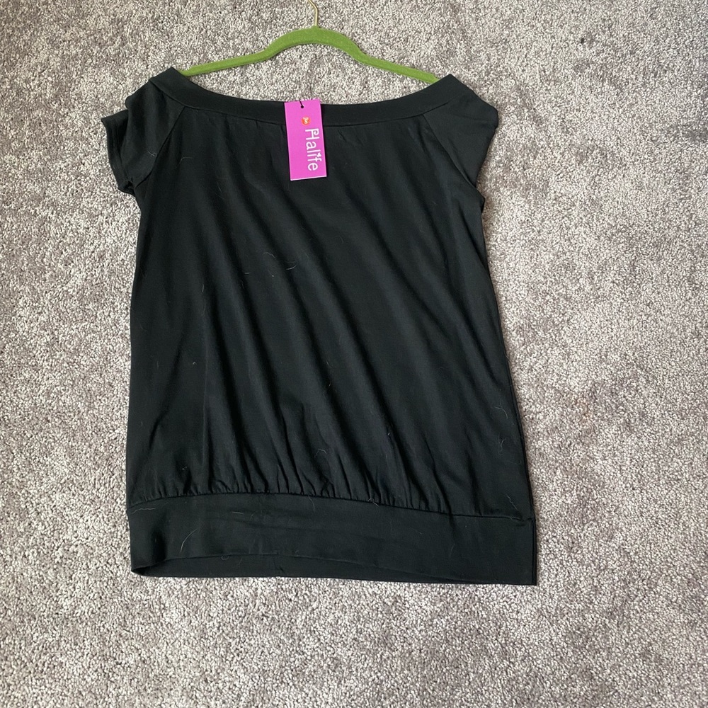 Scooped neck short sleeved top